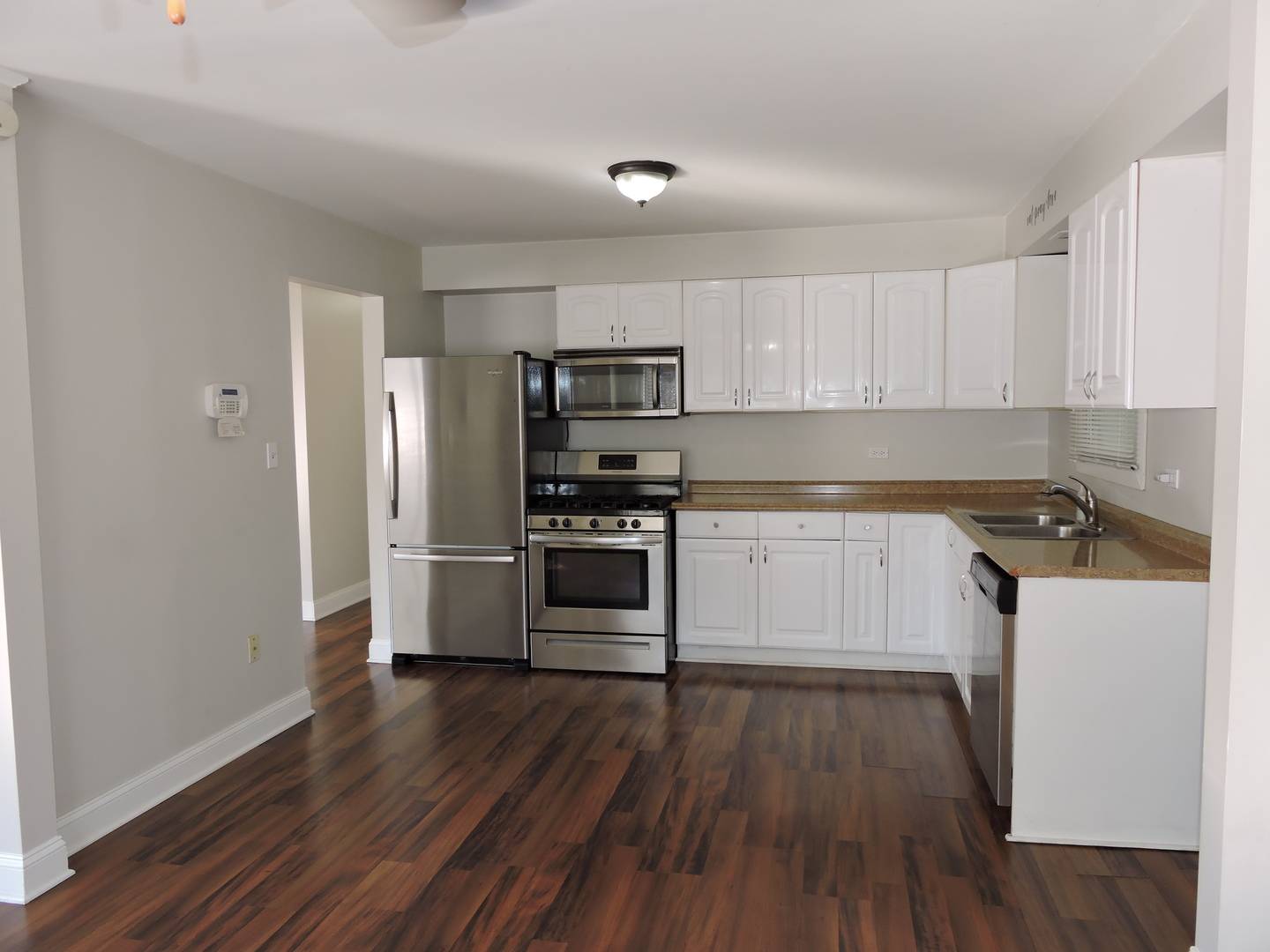 18 E Rocket CIR, Park Forest, IL 60466