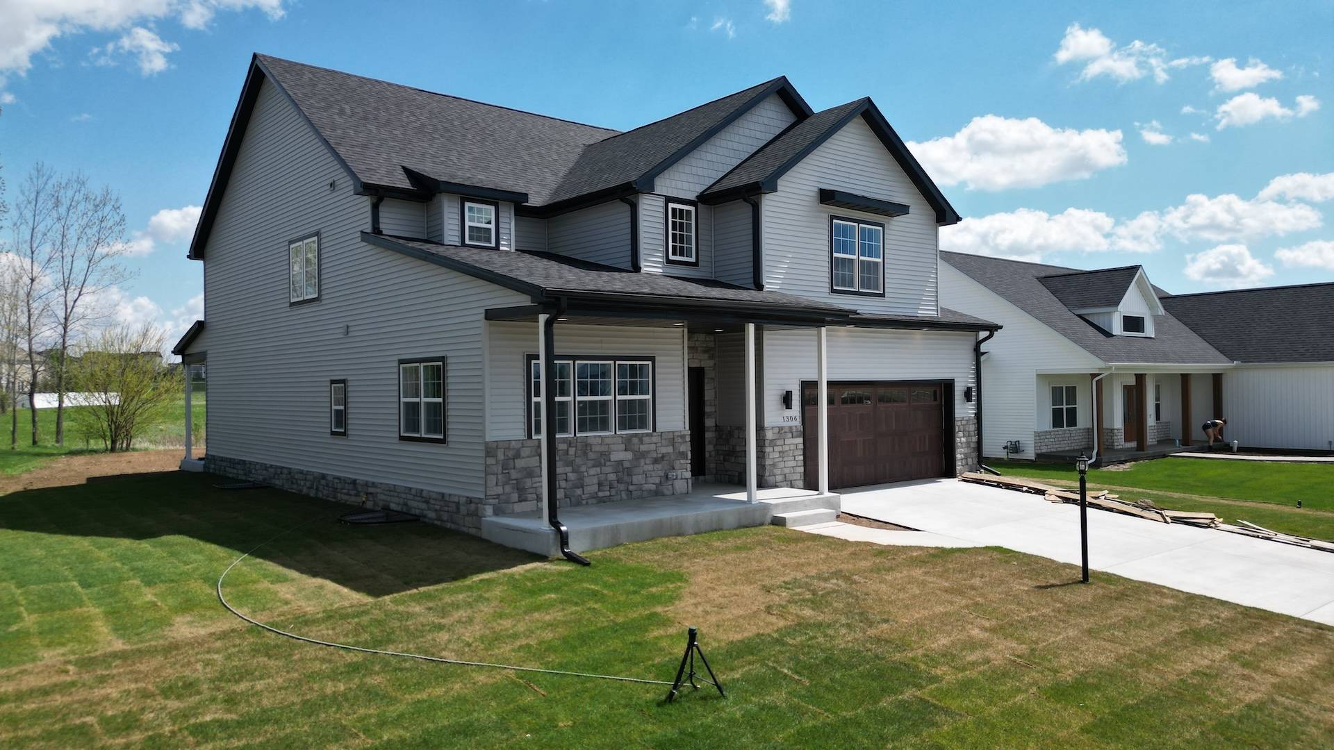 1306 Roberto RD, Mahomet, IL 61853