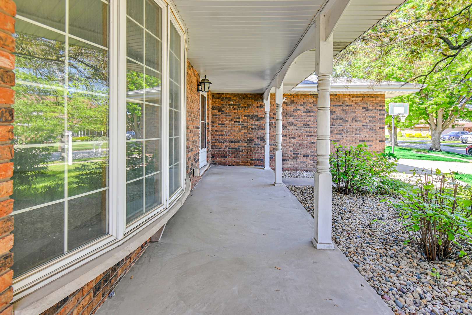 18354 De Jong LN, Lansing, IL 60438