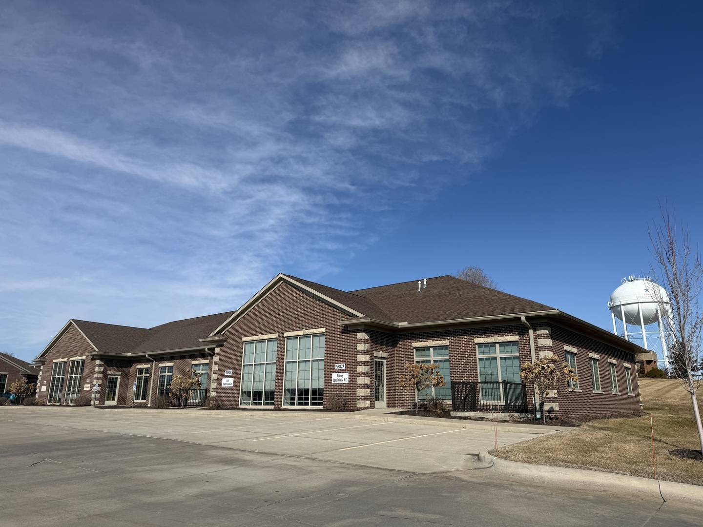 3682 Utica Ridge RD #A-B, Bettendorf, IA 52722