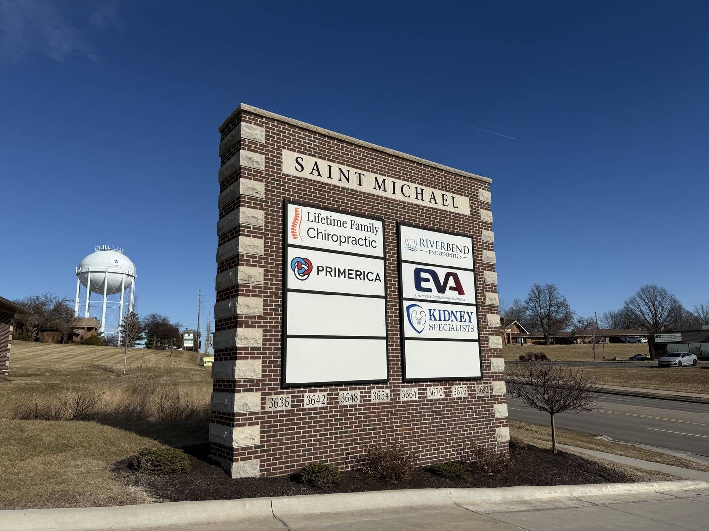 3682 Utica Ridge RD #A-B, Bettendorf, IA 52722