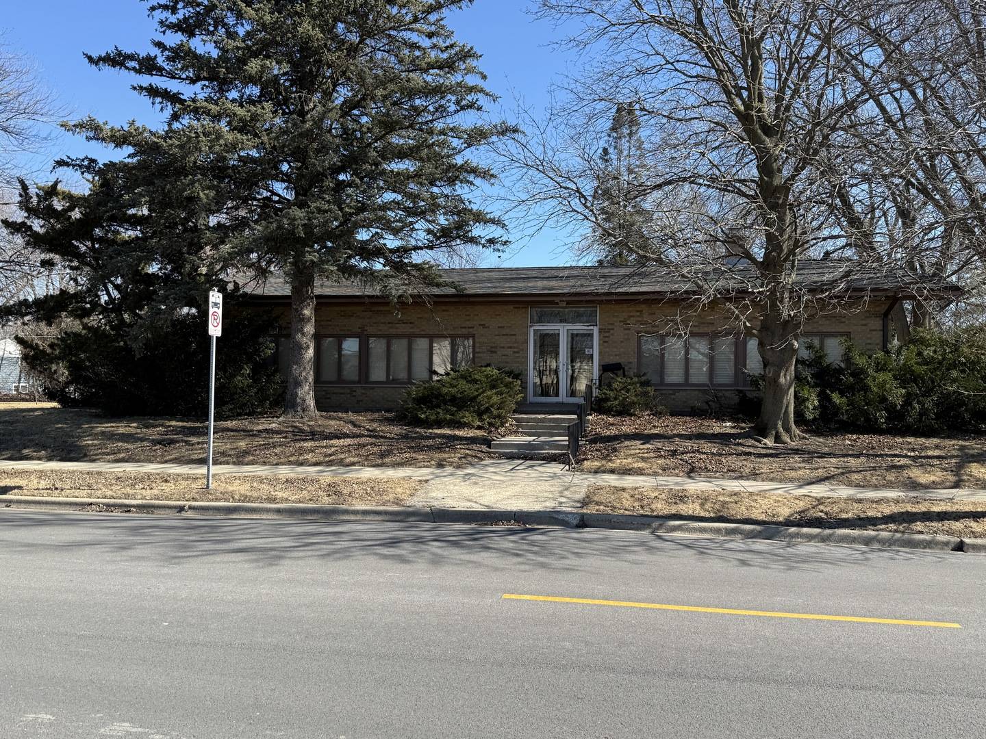 820 Russell RD, Dekalb, IL 60115