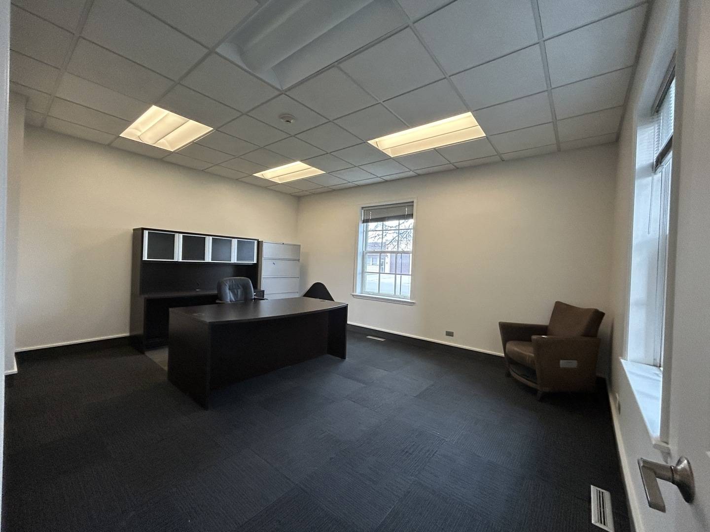 450 E Higgins RD, Elk Grove Village, IL 60007