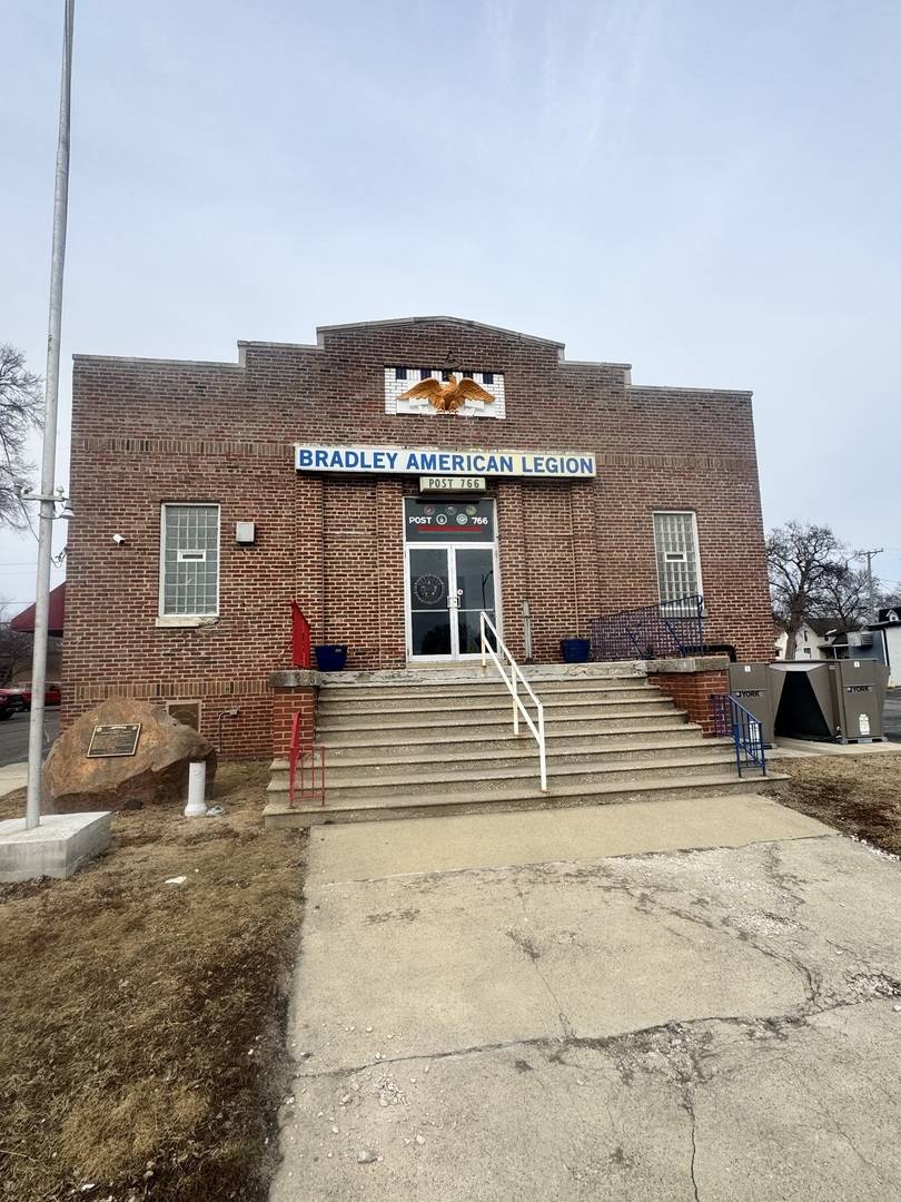 835 W Broadway ST, Bradley, IL 60915