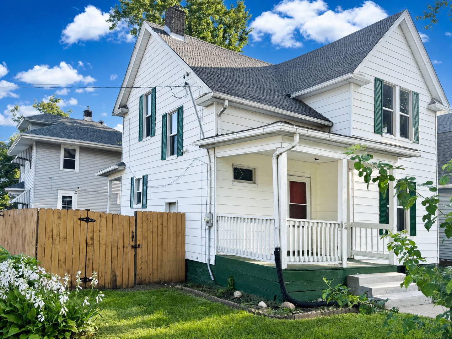 252 W 29th ST, Davenport, IA 52803
