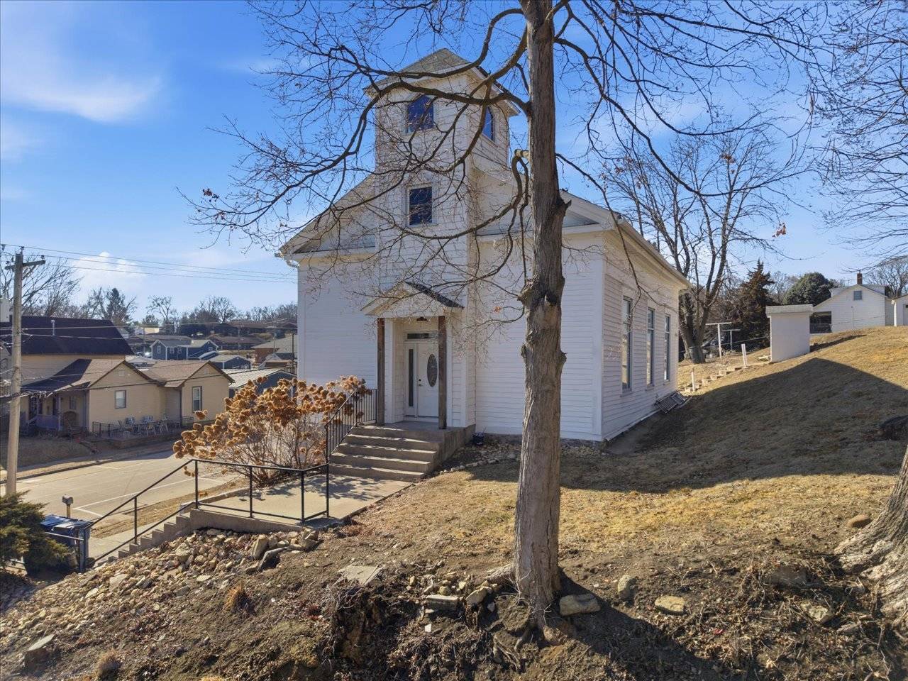 204 N 2nd ST, Leclaire, IA 52753
