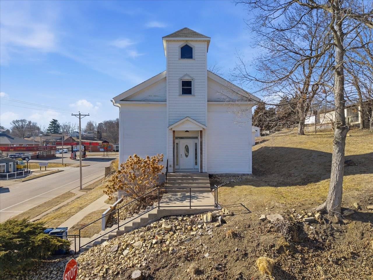 204 N 2nd ST, Leclaire, IA 52753
