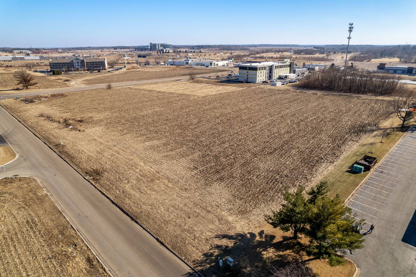 74XX Rock Valley Pkwy, Loves Park, IL 61111