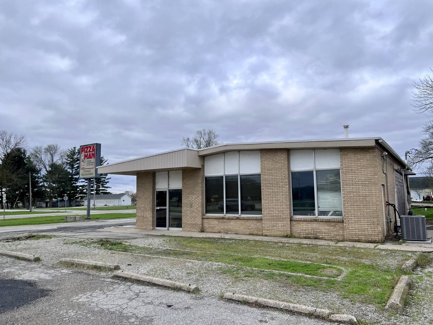 2578 E US HWY 36, Newman, IL 61942