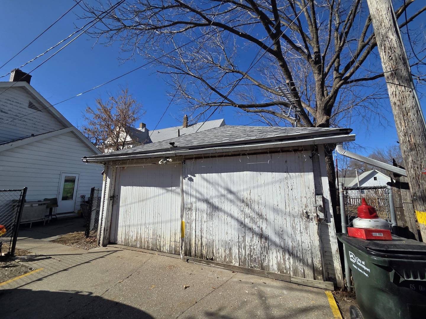 1608 E 12th ST, Davenport, IA 52803