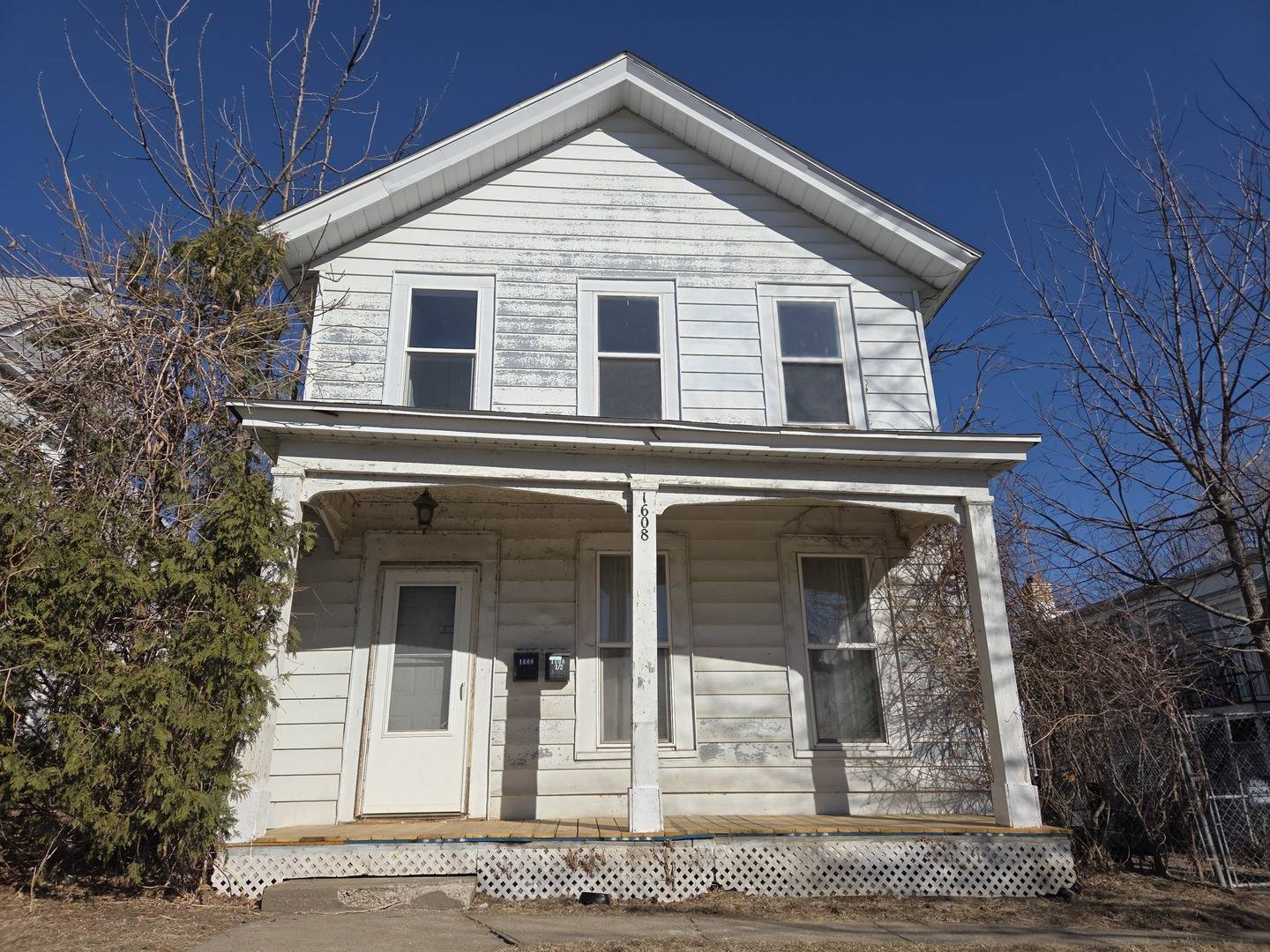 1608 E 12th ST, Davenport, IA 52803