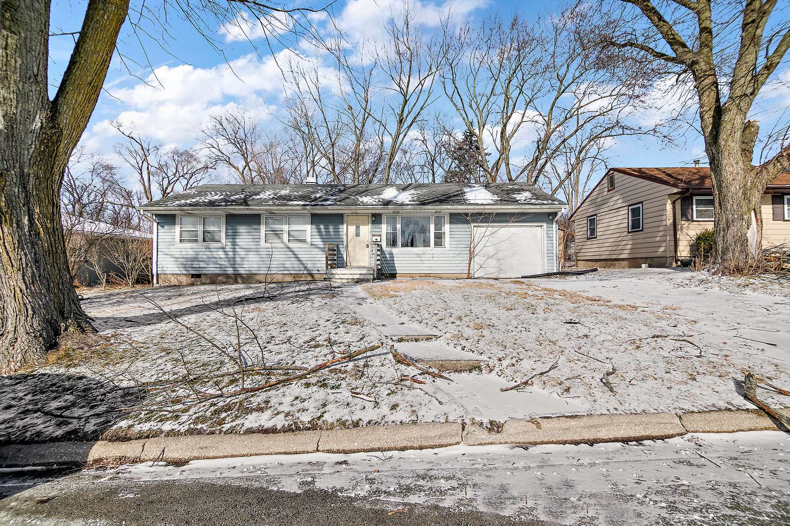 1869 Summit AVE, Kankakee, IL 60901