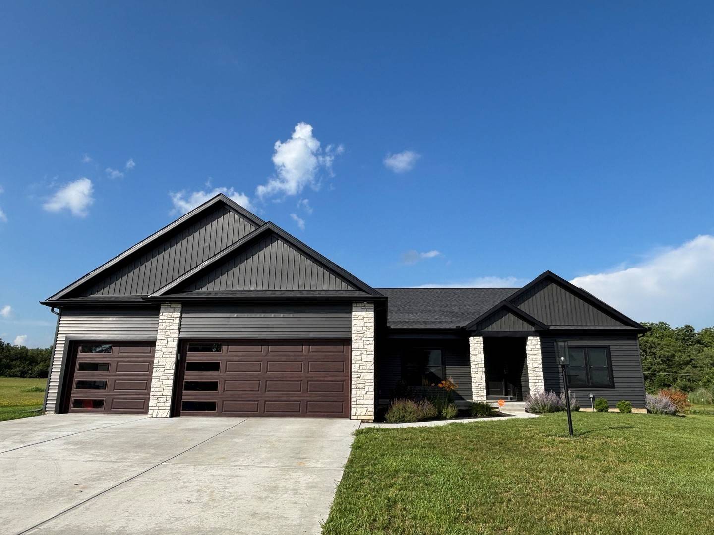 606 N Beacon Hill CIR, Urbana, IL 61802