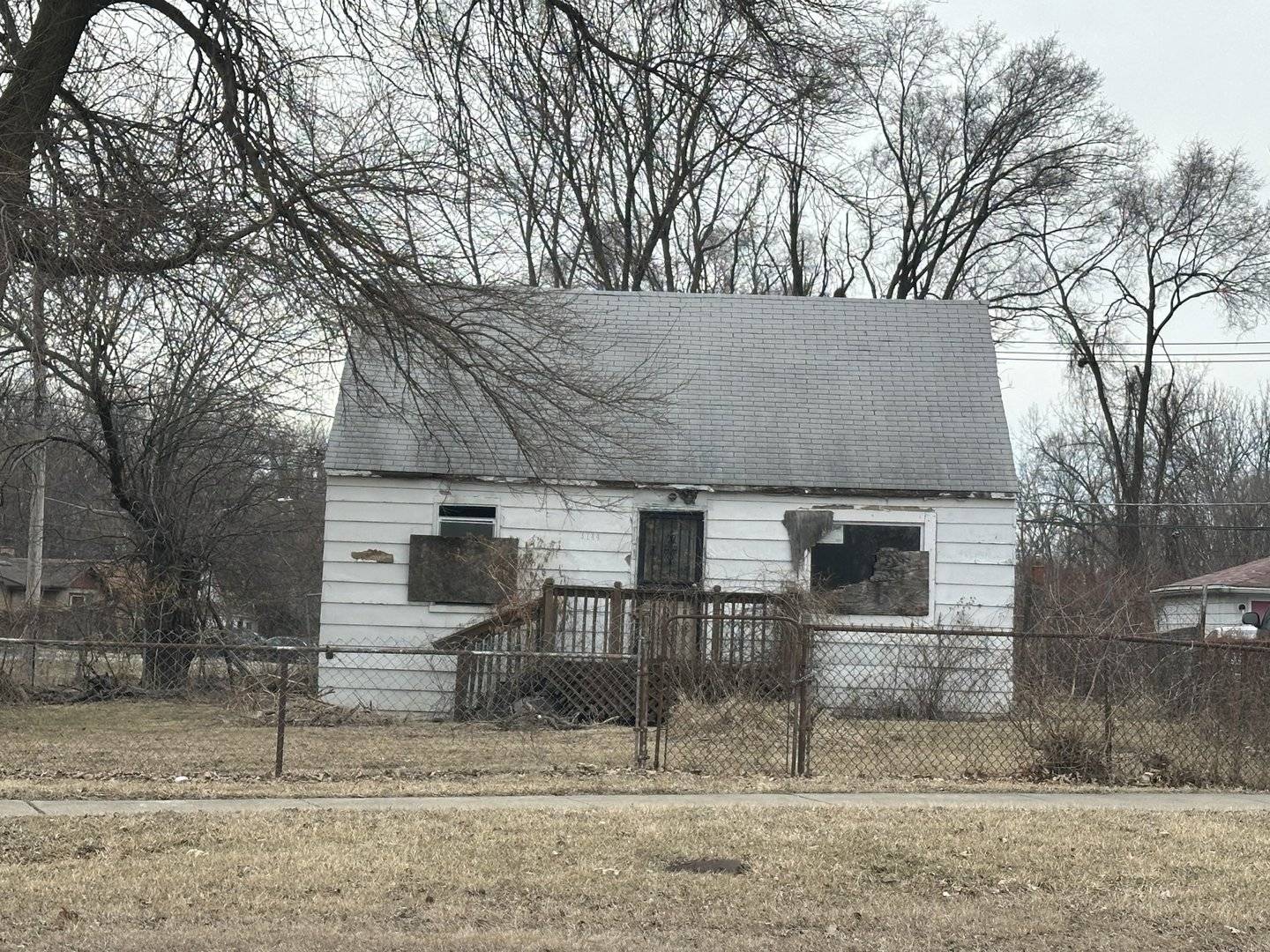 3744 W 137th ST, Robbins, IL 60472