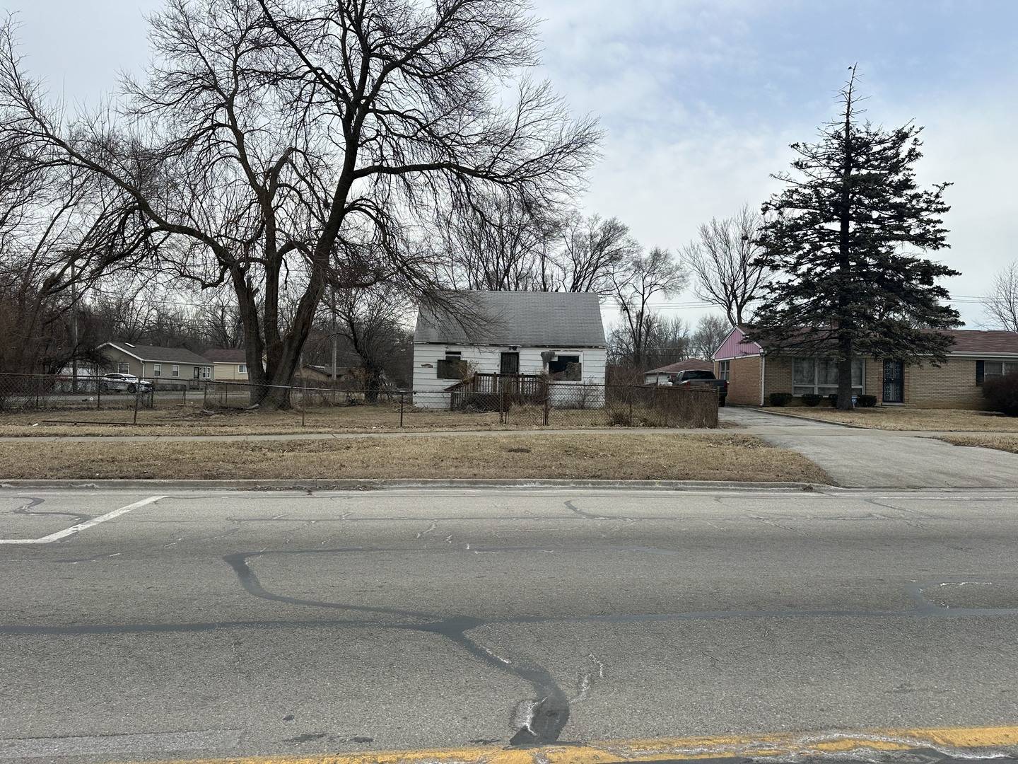 3744 W 137th ST, Robbins, IL 60472