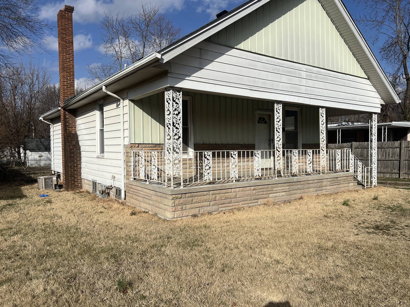 1109 W Adams ST, Herrin, IL 62948