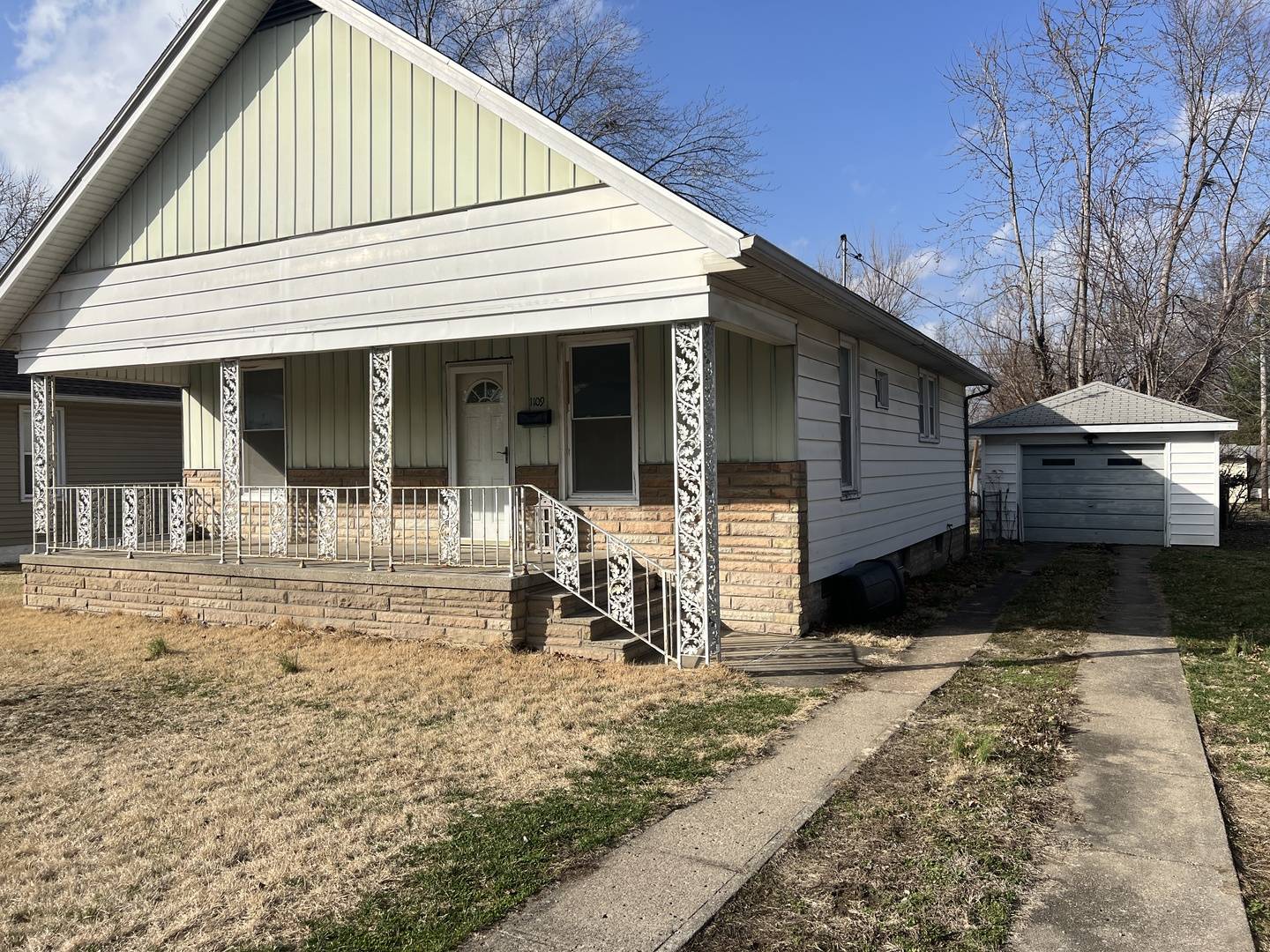 1109 W Adams ST, Herrin, IL 62948
