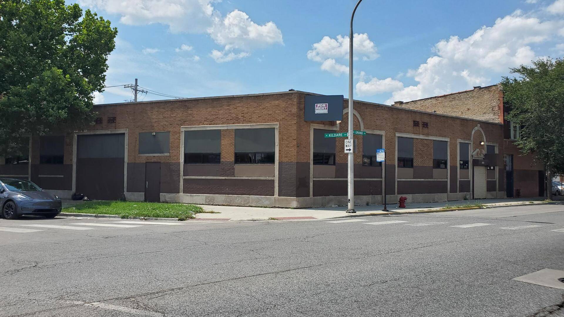 4301 W Grand AVE, Chicago, IL 60651