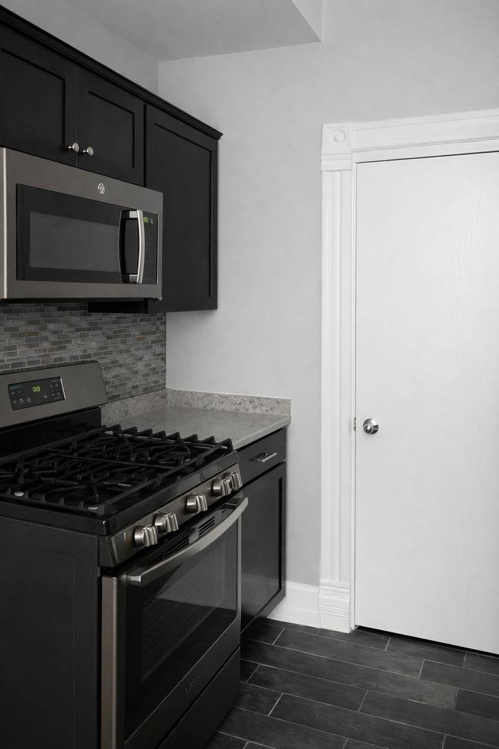 1959 W Dickens AVE #2F, Chicago, IL 60614
