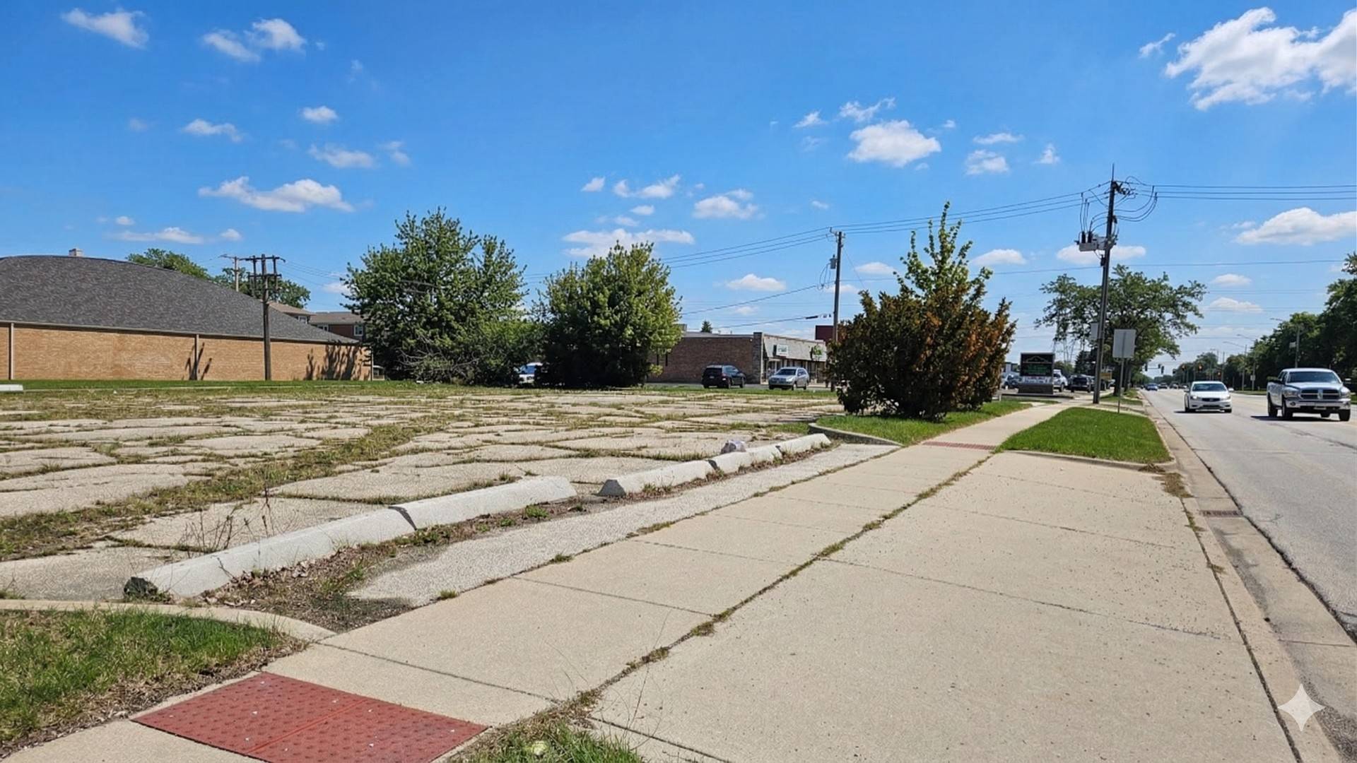 525 S Addison RD, Addison, IL 60101