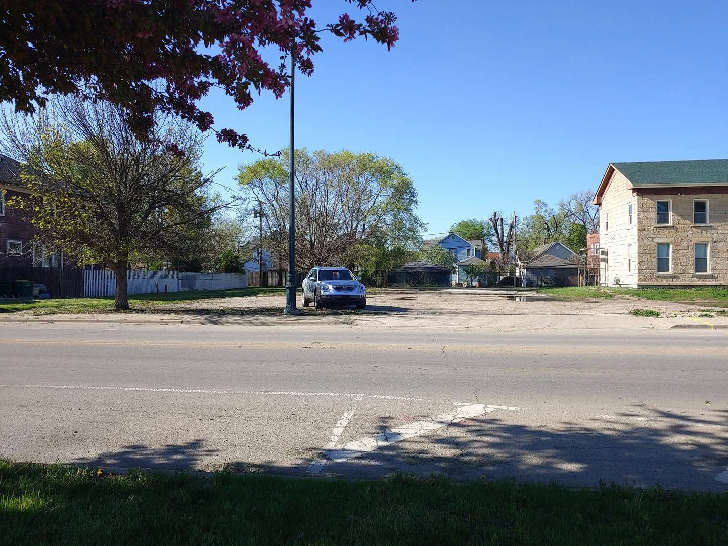 557 E Jackson ST E, Joliet, IL 60432