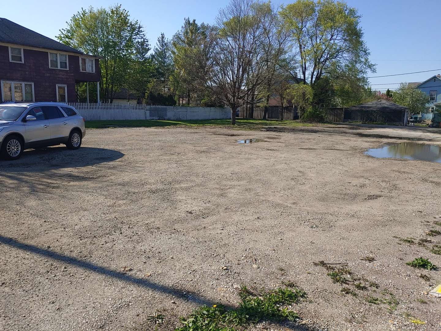 557 E Jackson ST E, Joliet, IL 60432