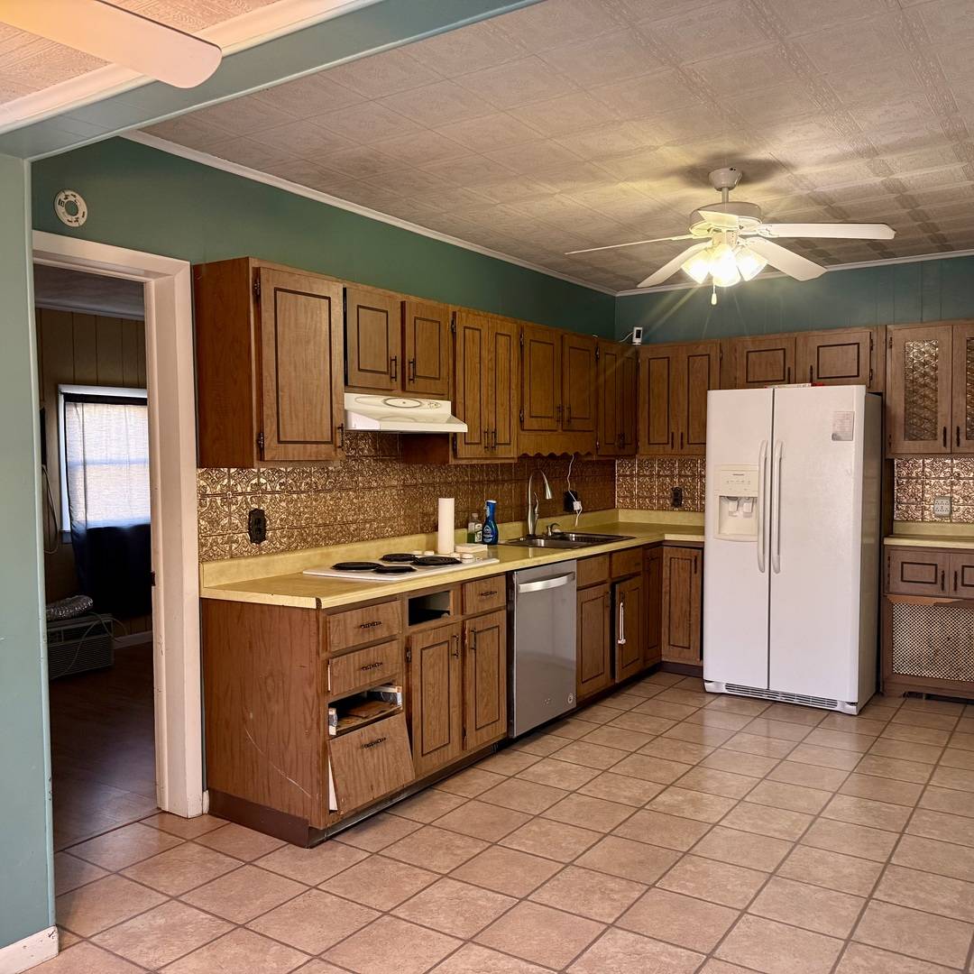 811 N Market ST, Marion, IL 62959