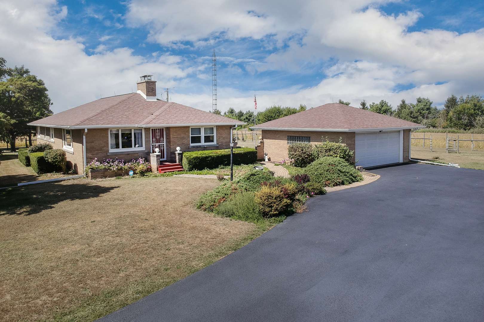 29428 E 500 North RD, Leroy, IL 61752