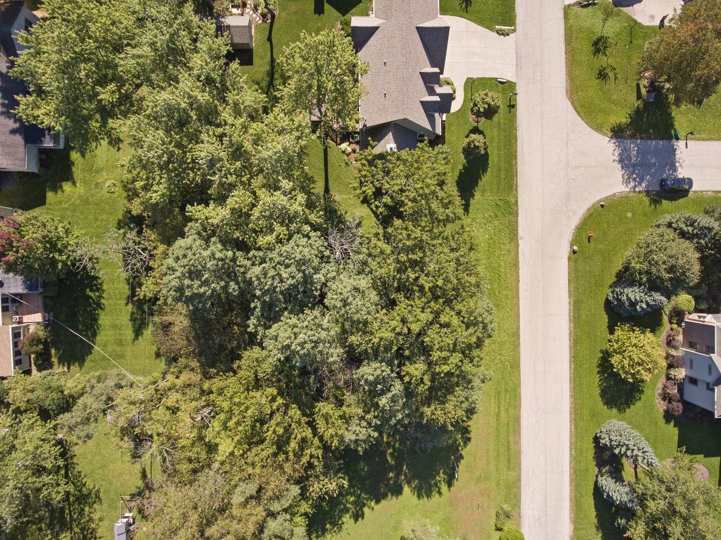 8794 Shade Tree CIR, Lakewood, IL 60014