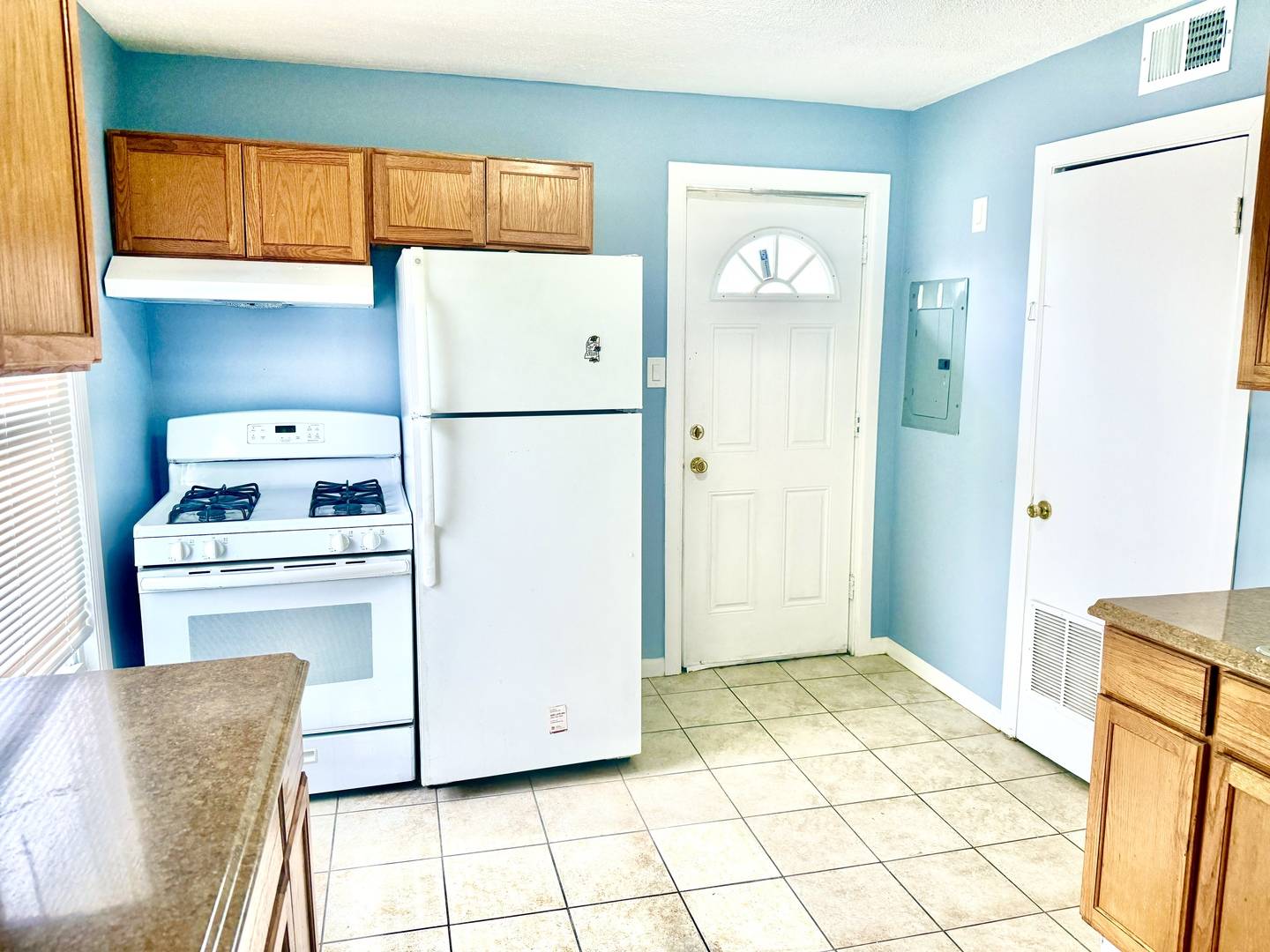 324 22nd AVE, Bellwood, IL 60104