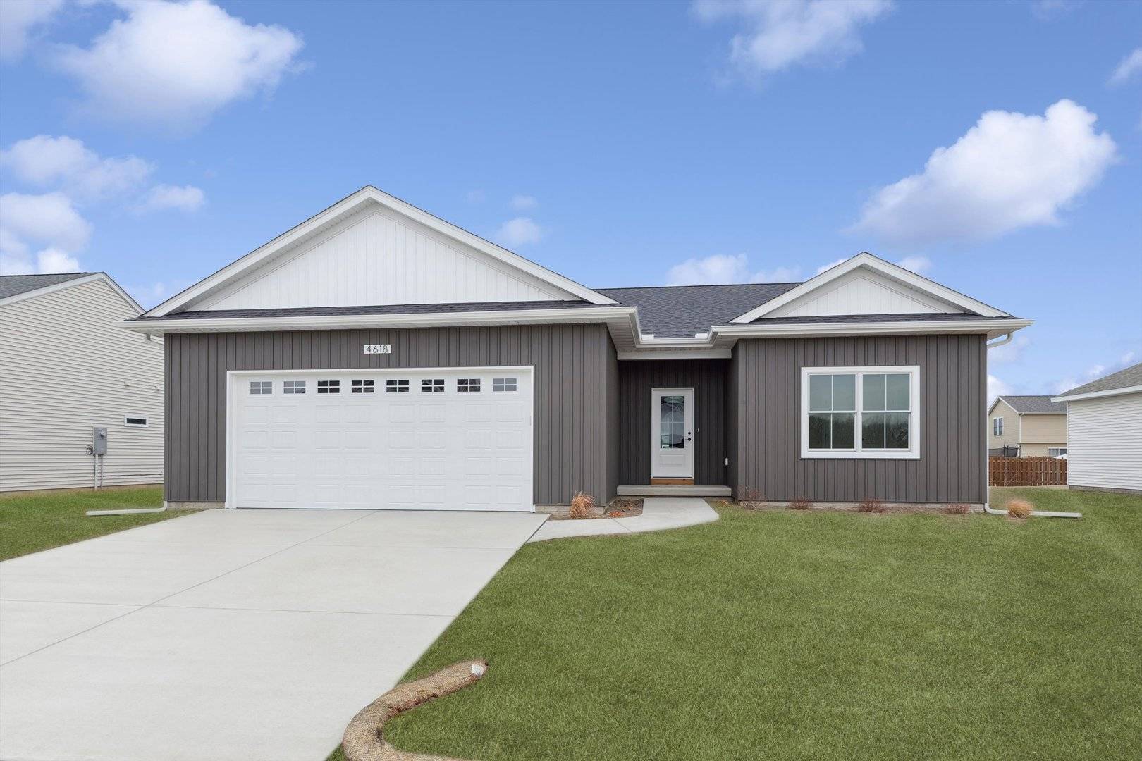 4618 W 12th ST, Davenport, IA 52804