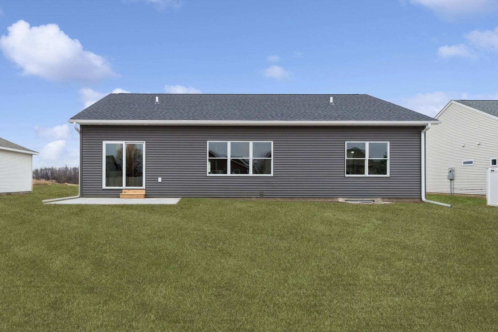 4618 W 12th ST, Davenport, IA 52804
