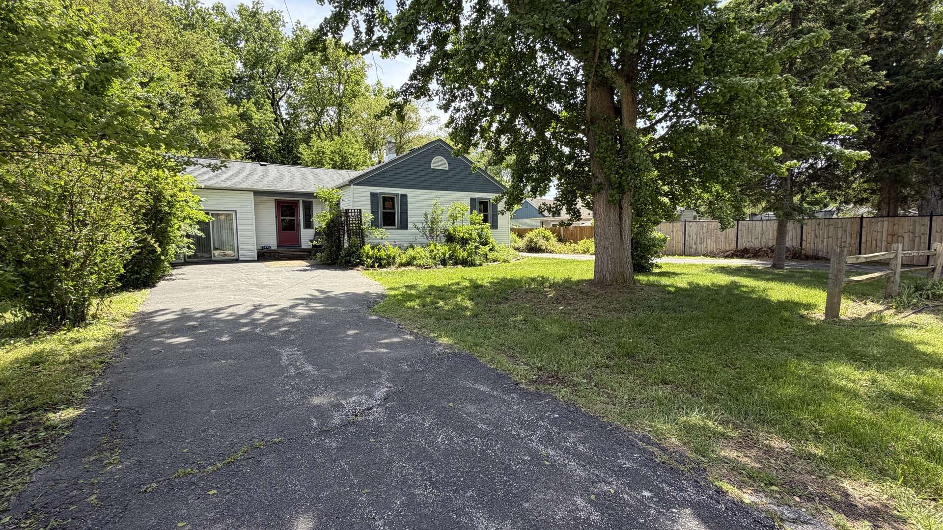 3633 Sunset AVE, Markham, IL 60428