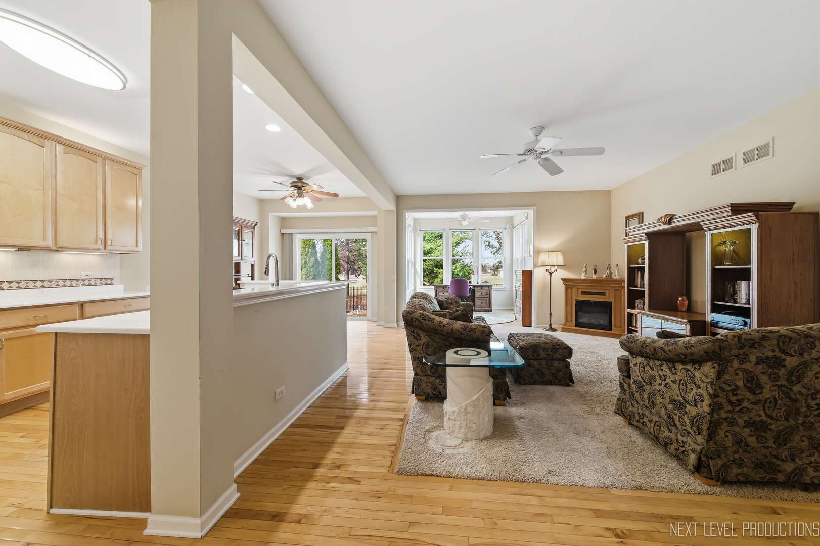 4211 Whitehall LN, Algonquin, IL 60102