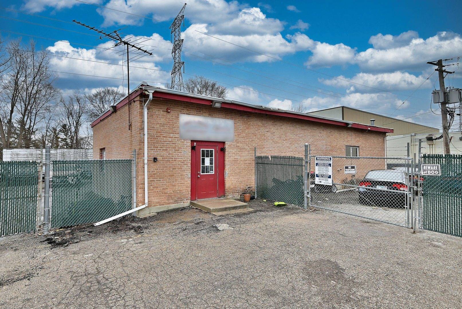 26w321 Saint Charles RD, Carol Stream, IL 60188