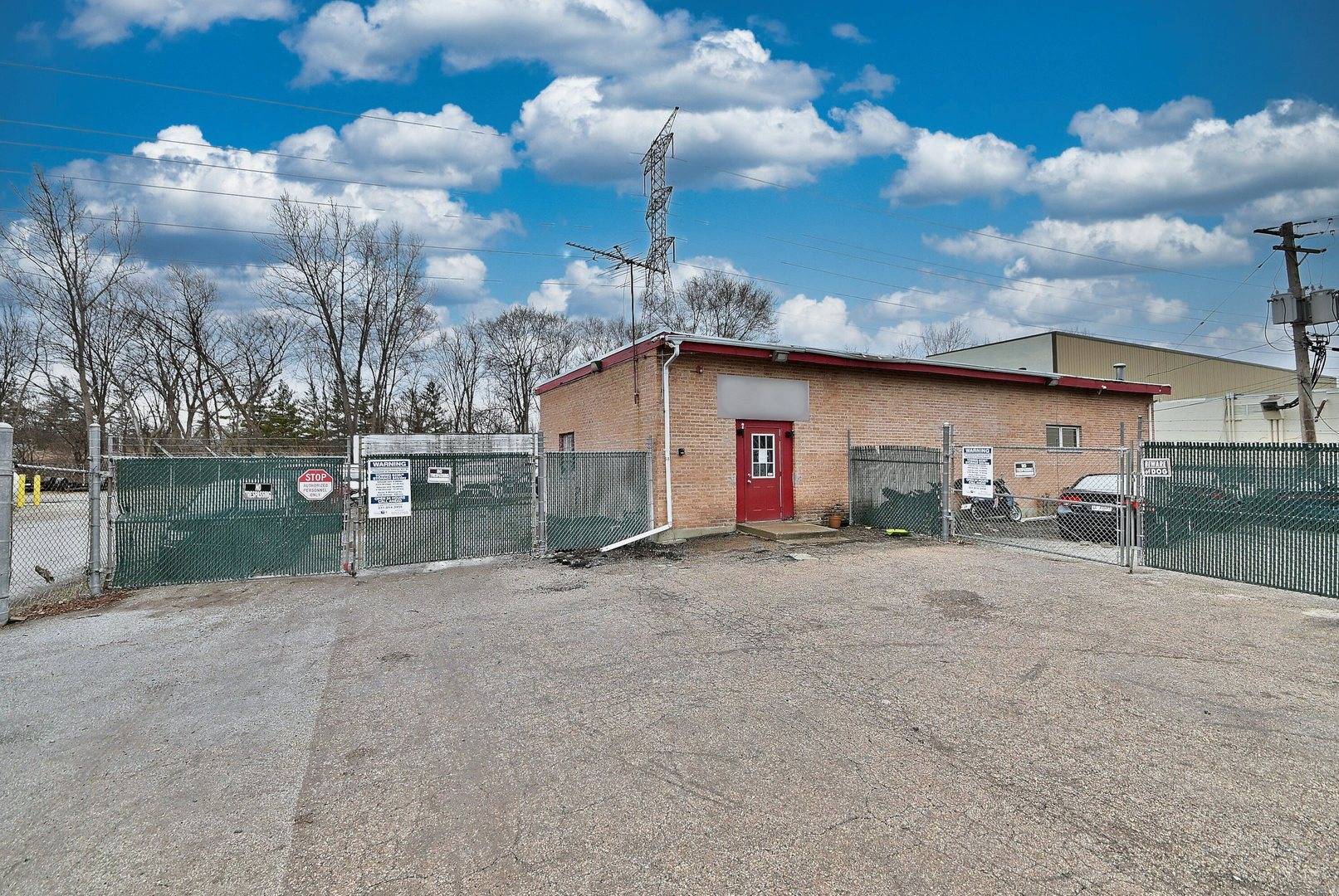26w321 Saint Charles RD, Carol Stream, IL 60188