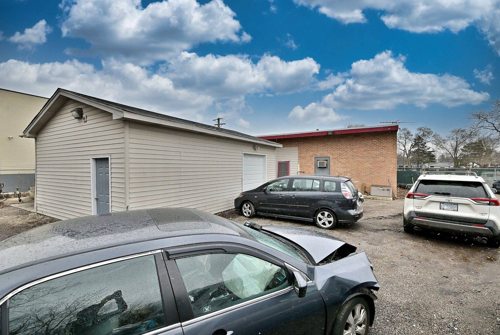 26w321 Saint Charles RD, Carol Stream, IL 60188