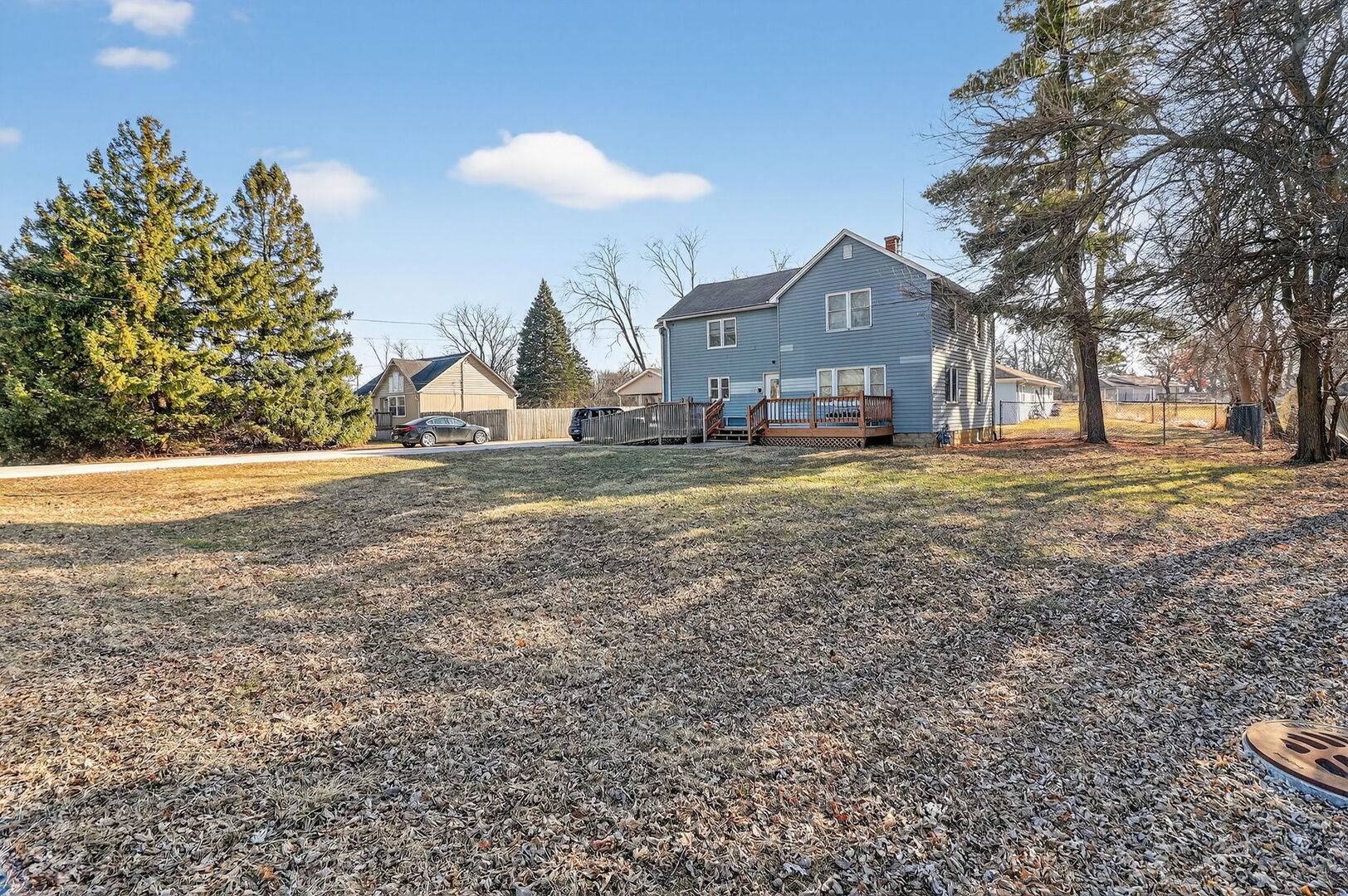 325 Oldfield RD, Downers Grove, IL 60516