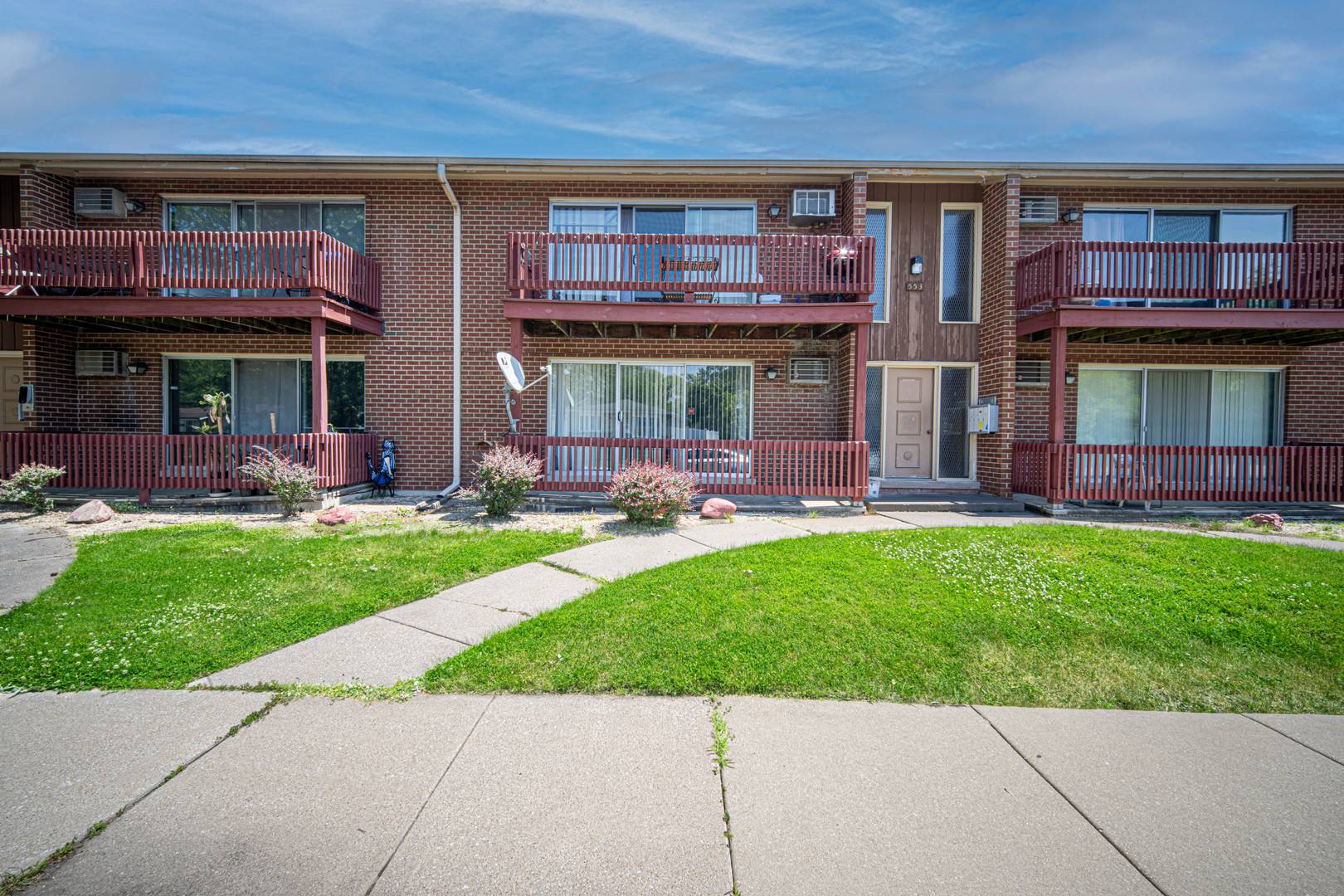 553 N Carroll Pkwy #1D, Glenwood, IL 60425