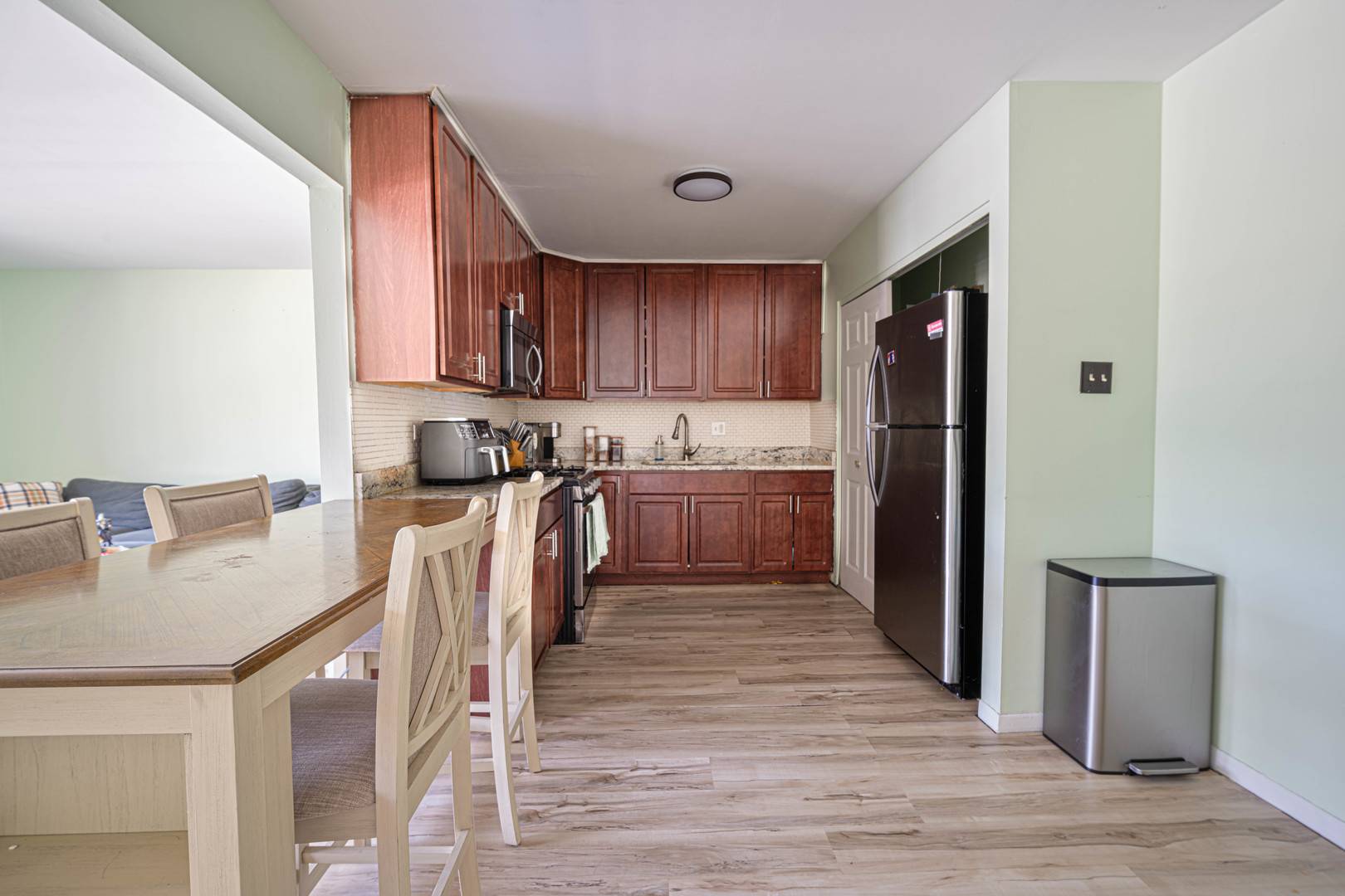 553 N Carroll Pkwy #1D, Glenwood, IL 60425