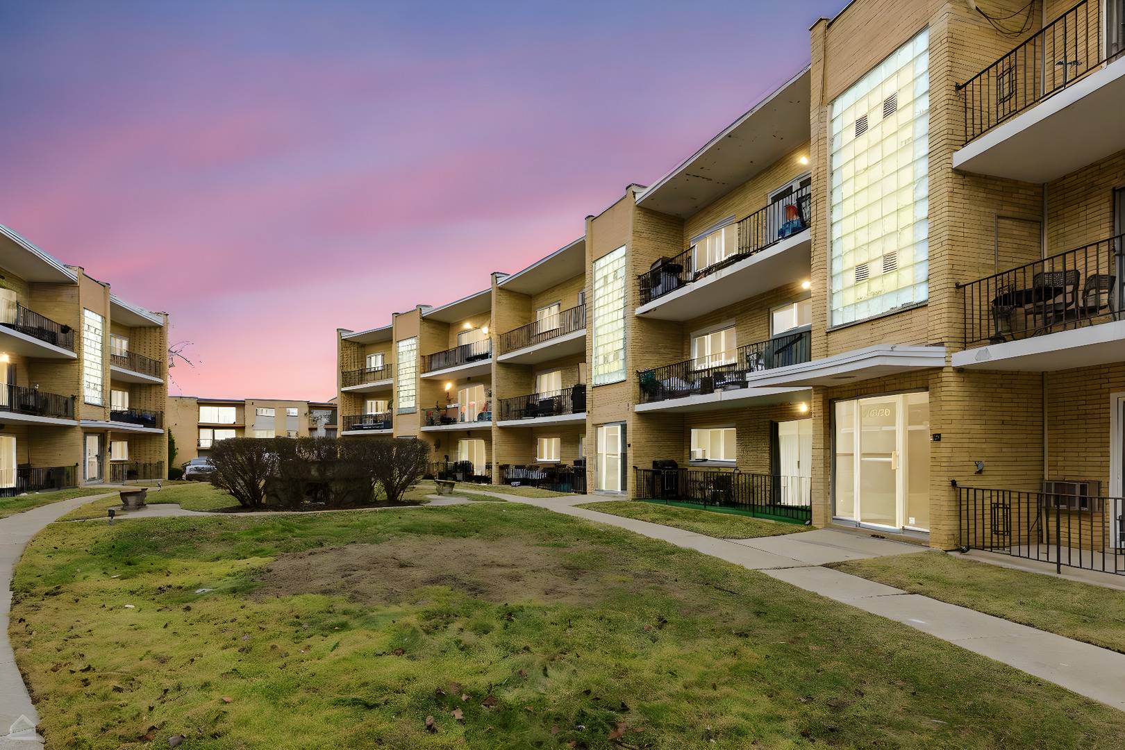10300 S Pulaski RD #110A, Oak Lawn, IL 60453