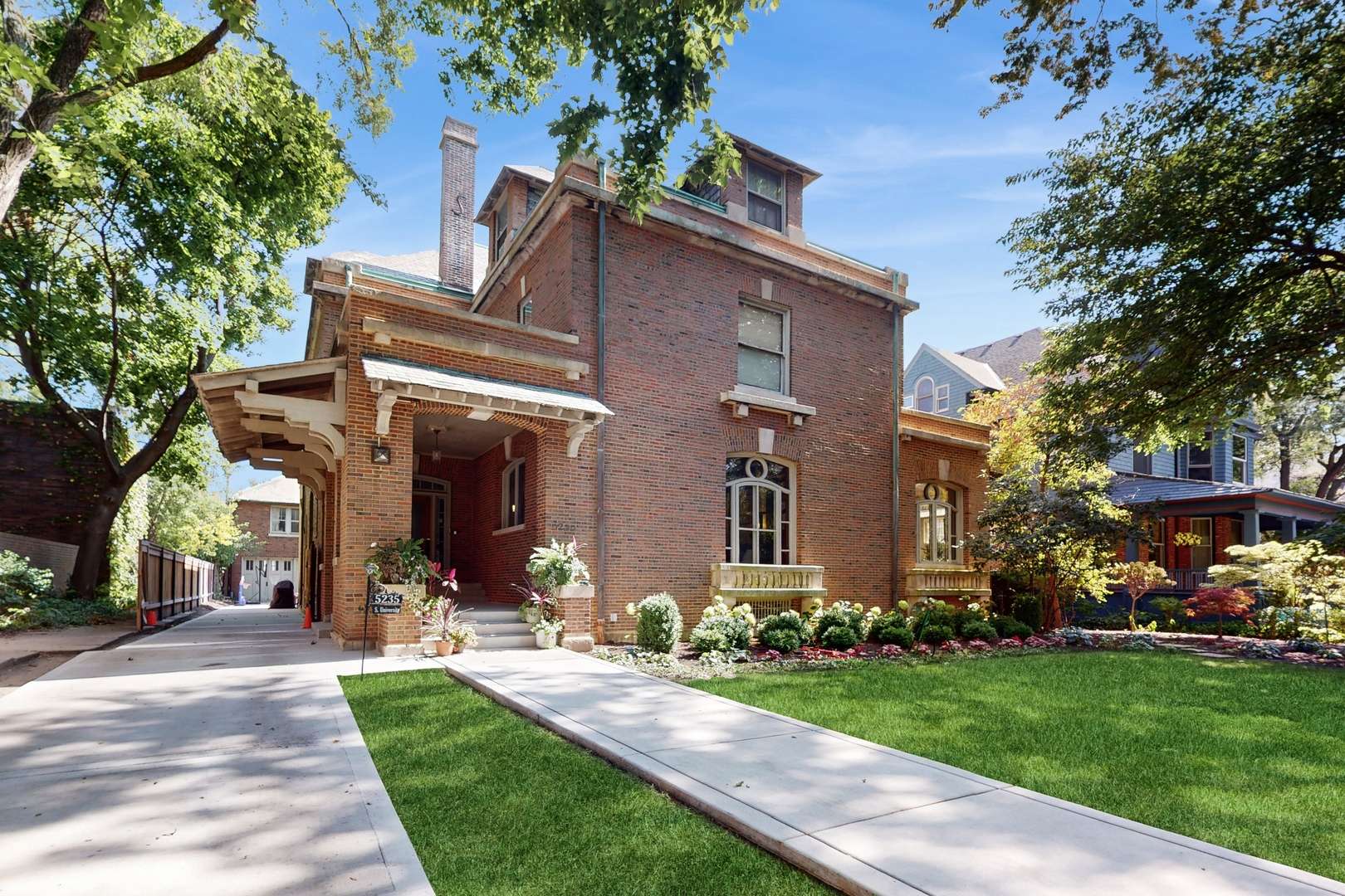 5235 S University AVE, Chicago, IL 60615