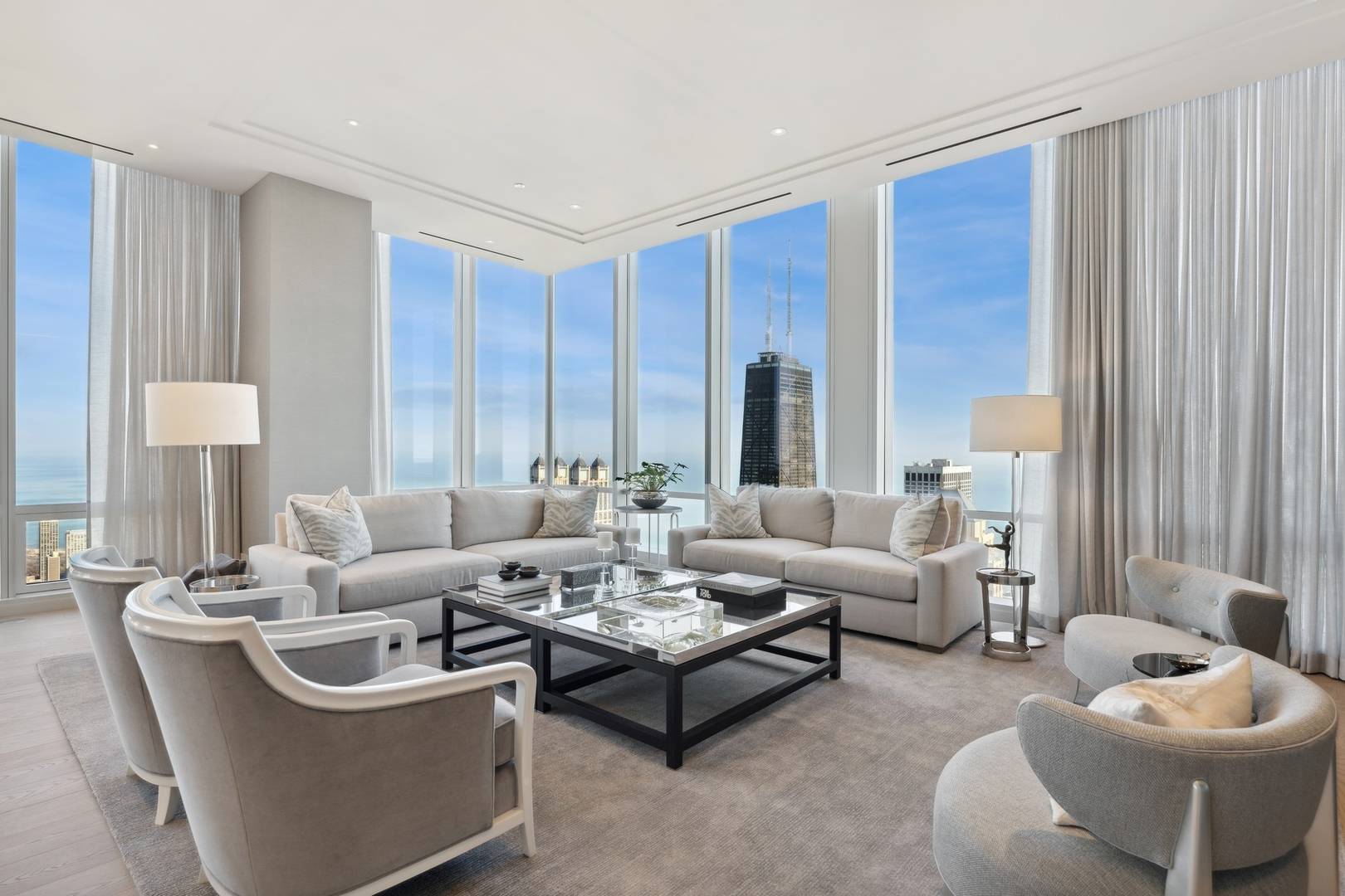 14 W Superior ST #7100, Chicago, IL 60654