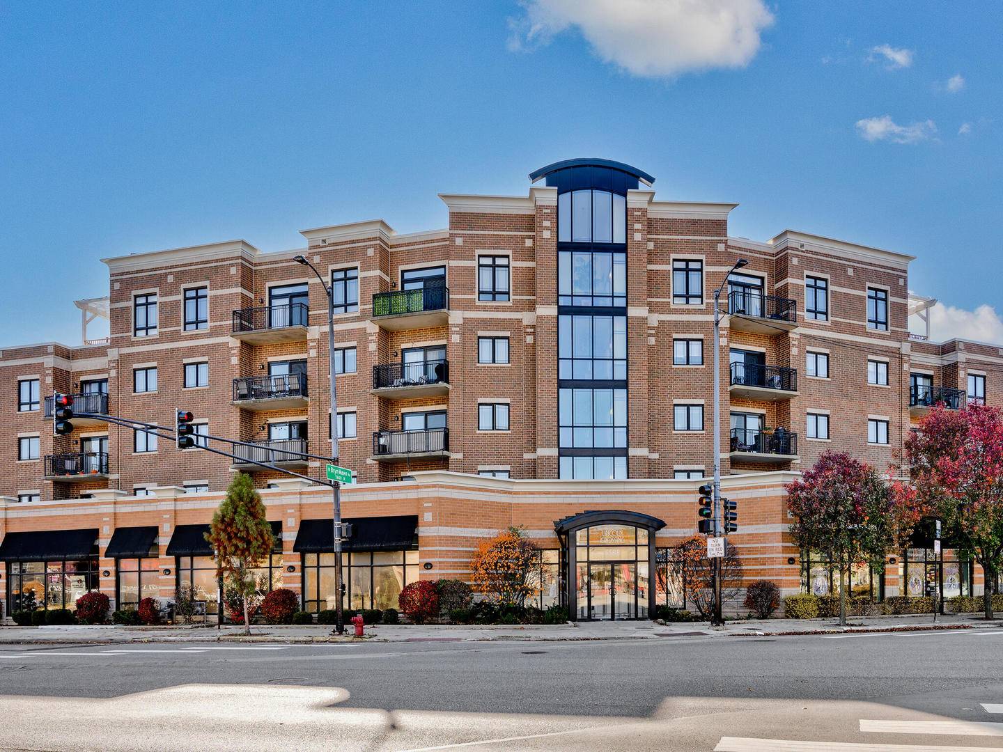 5582 N Lincoln AVE #C2, Chicago, IL 60625