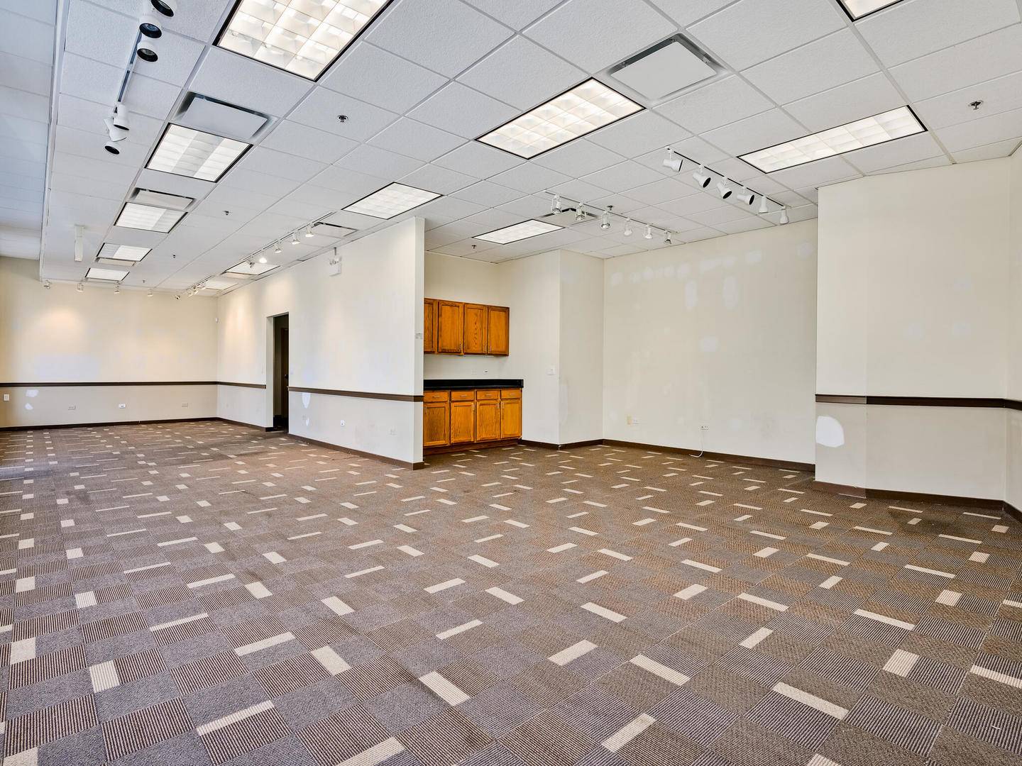 5582 N Lincoln AVE #C2, Chicago, IL 60625