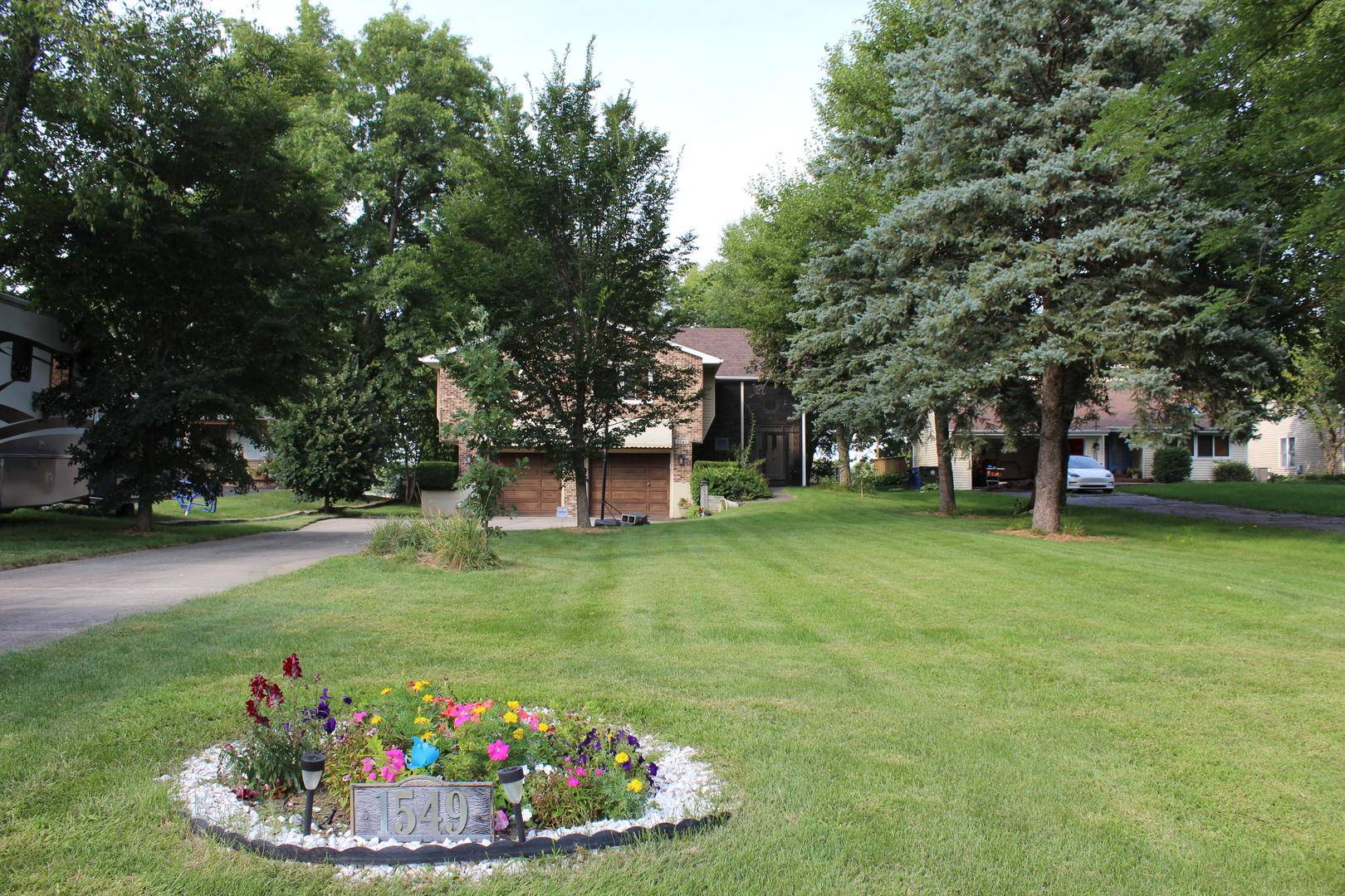 1549 Lake Holiday DR, Sandwich, IL 60548