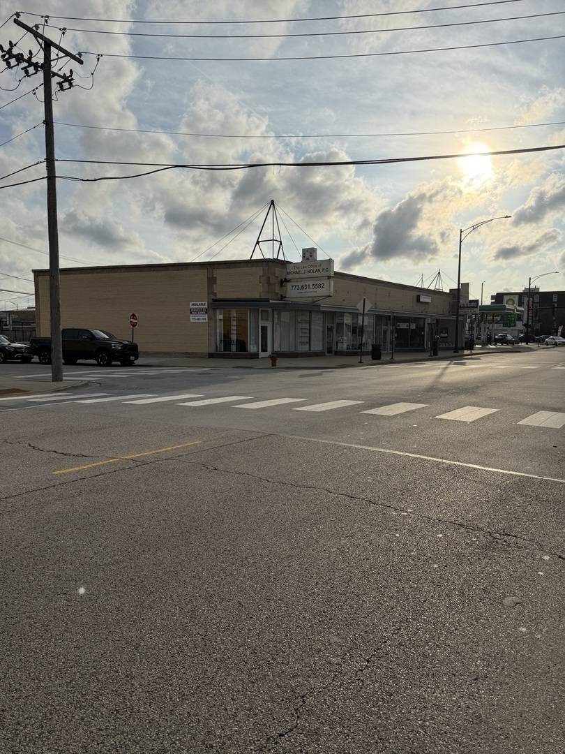7133-7143 W Higgins AVE, Chicago, IL 60656