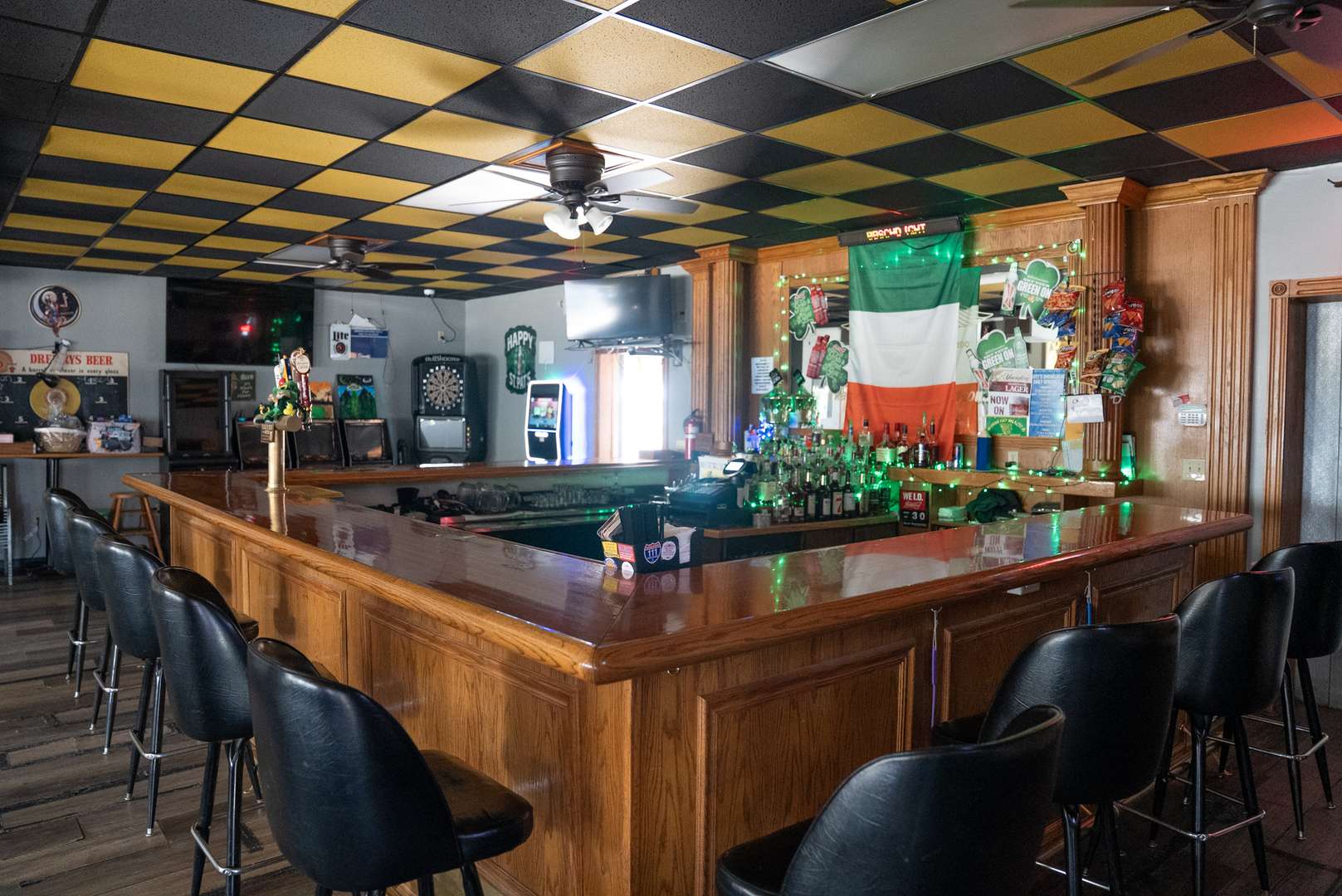 220 N Pine ST, Davenport, IA 52802