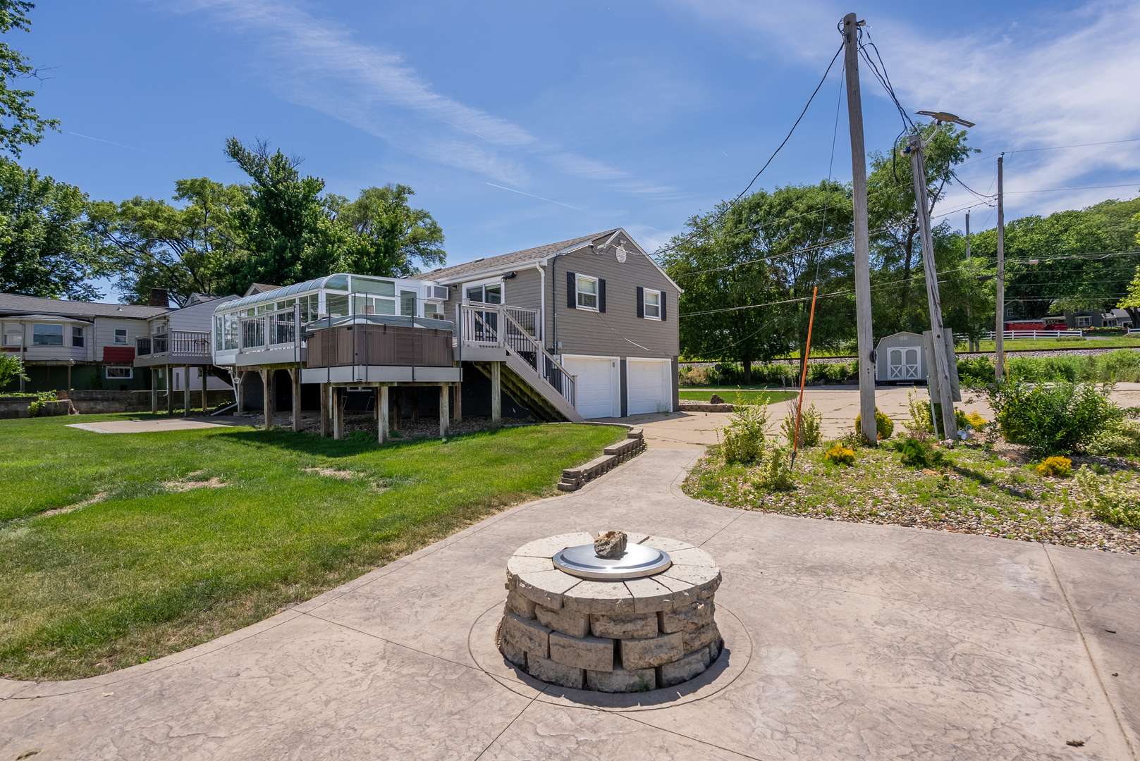 22799 GREAT RIVER RD, Leclaire, IA 52753