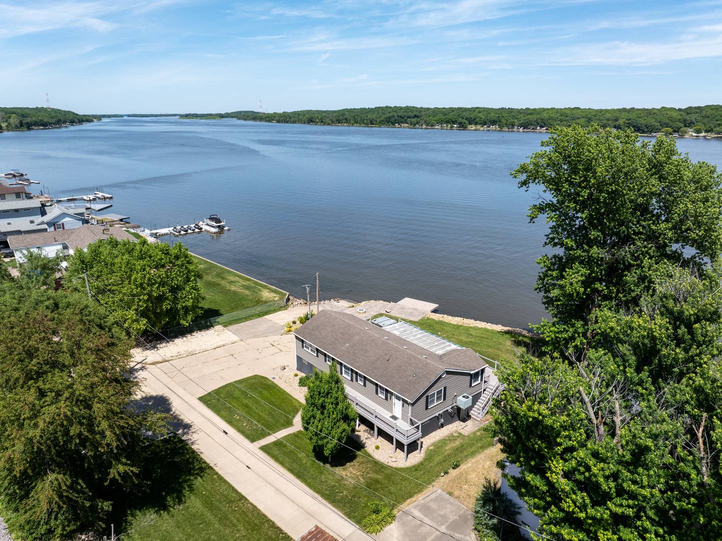 22799 GREAT RIVER RD, Leclaire, IA 52753